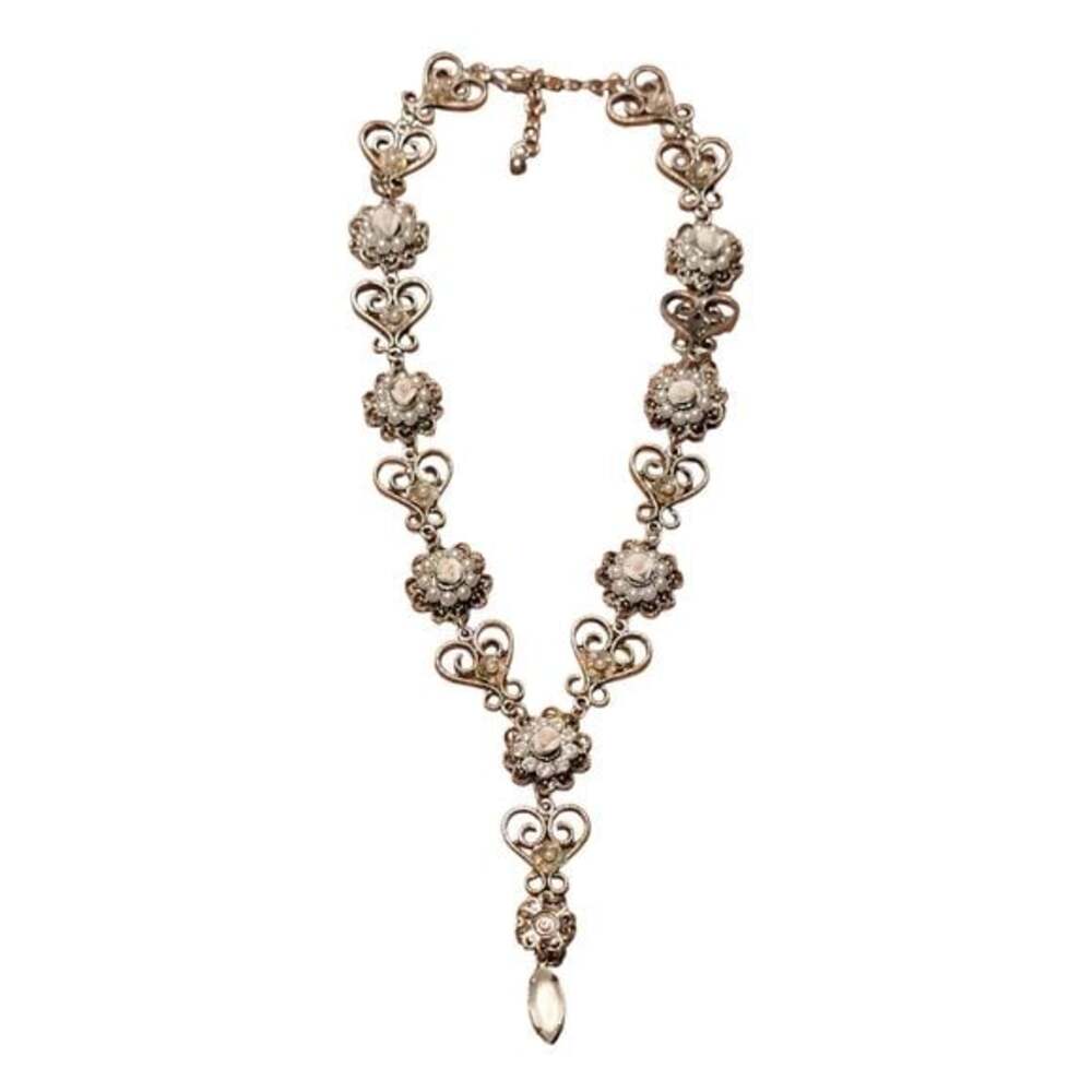 Catalog Silver and White Floral Necklace - Picture 2 of 2